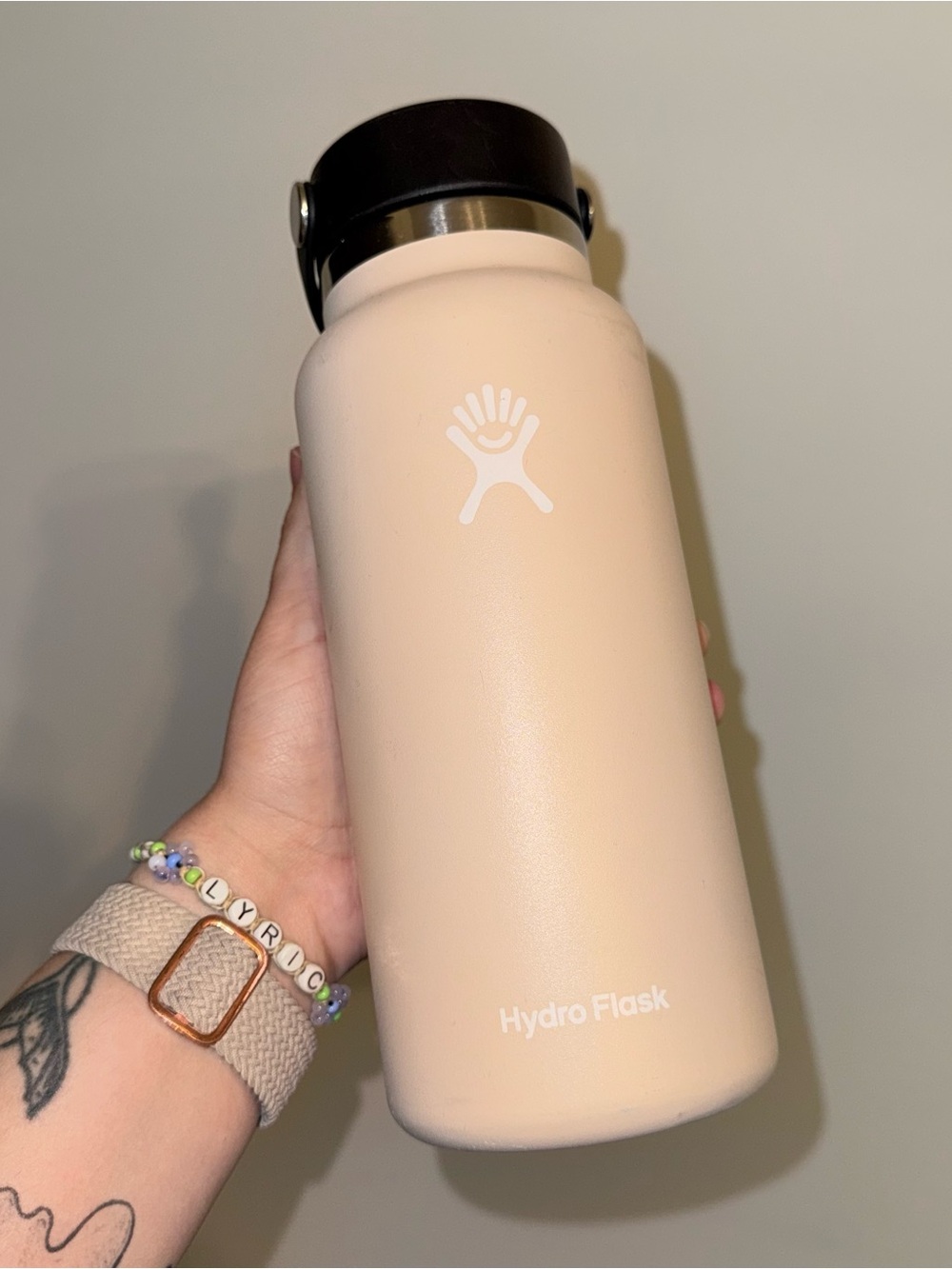 Hydro Flask Cream Bottle with Black Flex Cap
